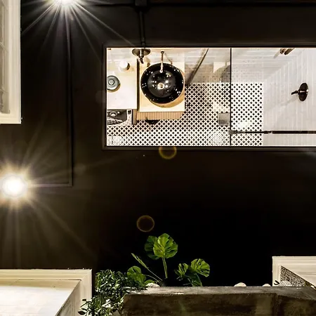 Design Free Parking And Wi Fi *